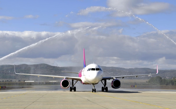 WIZZ AIR a operat primul zbor de la BACĂU la LONDRA LUTON