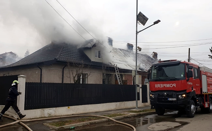 Incendiu la o locuință din Buhuși