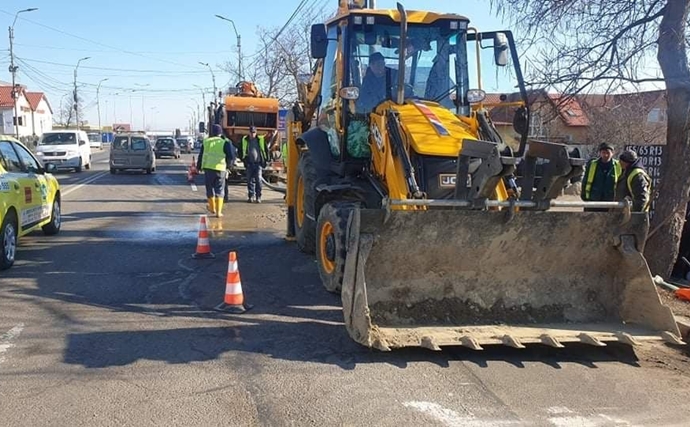 Din avarie în avarie. A rămas și cartierul Șerbănești fără apă din cauza unei defecțiuni la o conductă de pe strada Unirii