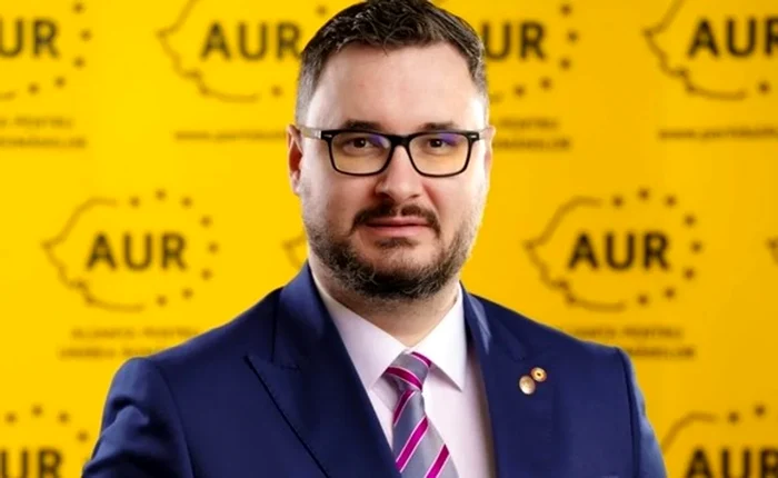 Dan Tanasă (AUR) induce panică în români că ar putea fi trimişi la război. S-a luat și de curierii străini.