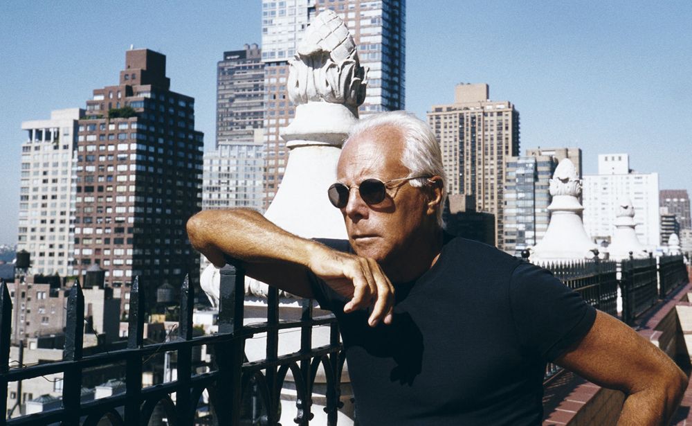 Creatorul de modă și parfumuri Giorgio Armani a murit la 91 de ani.
